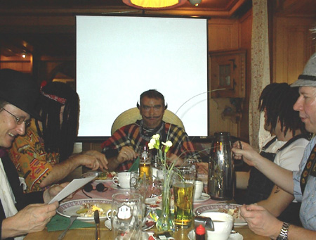 hk200204
